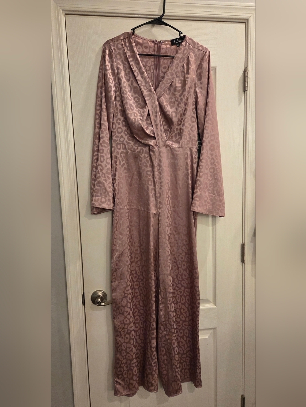 NWT Untamed Dame Dusty Lavender Leopard Print Satin Jumpsuit - Picture 5 of 10